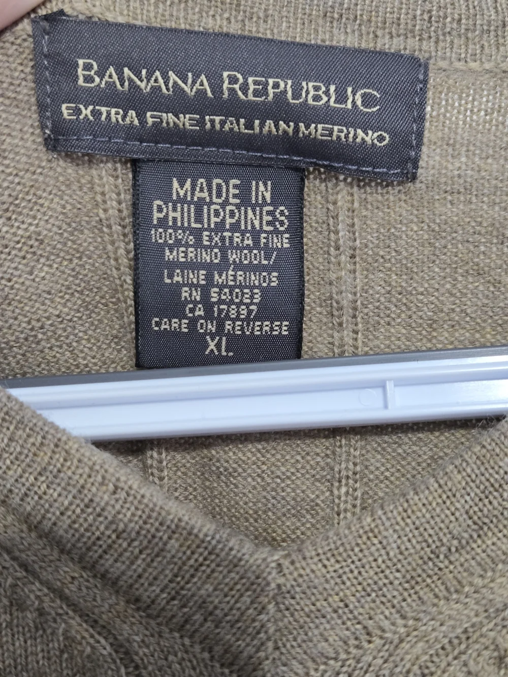 Banana Republic Merino Wool V Neck Sweater XL Tan Rib‎ Knit